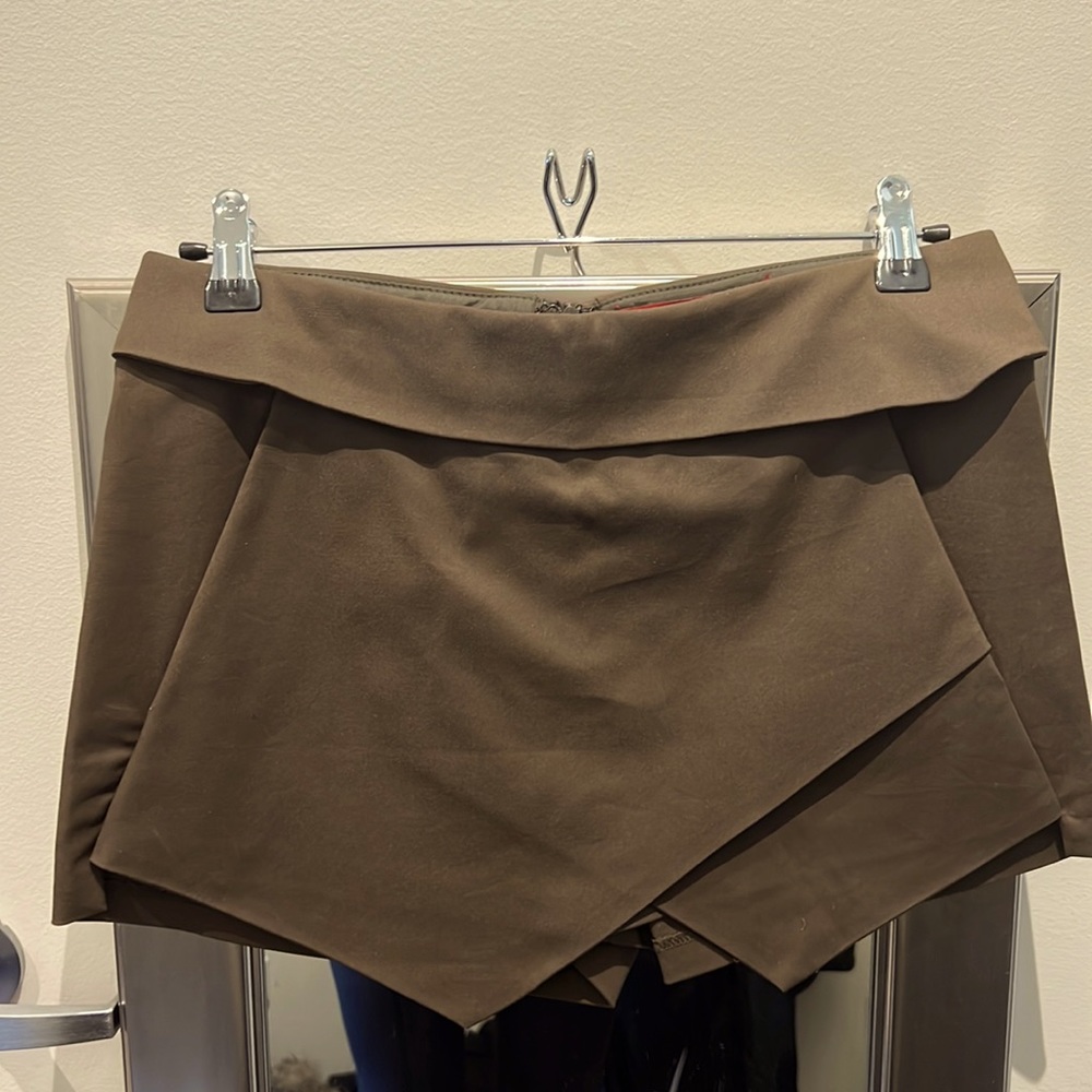 Akira Olive Green Shorts size small new with tags never worn